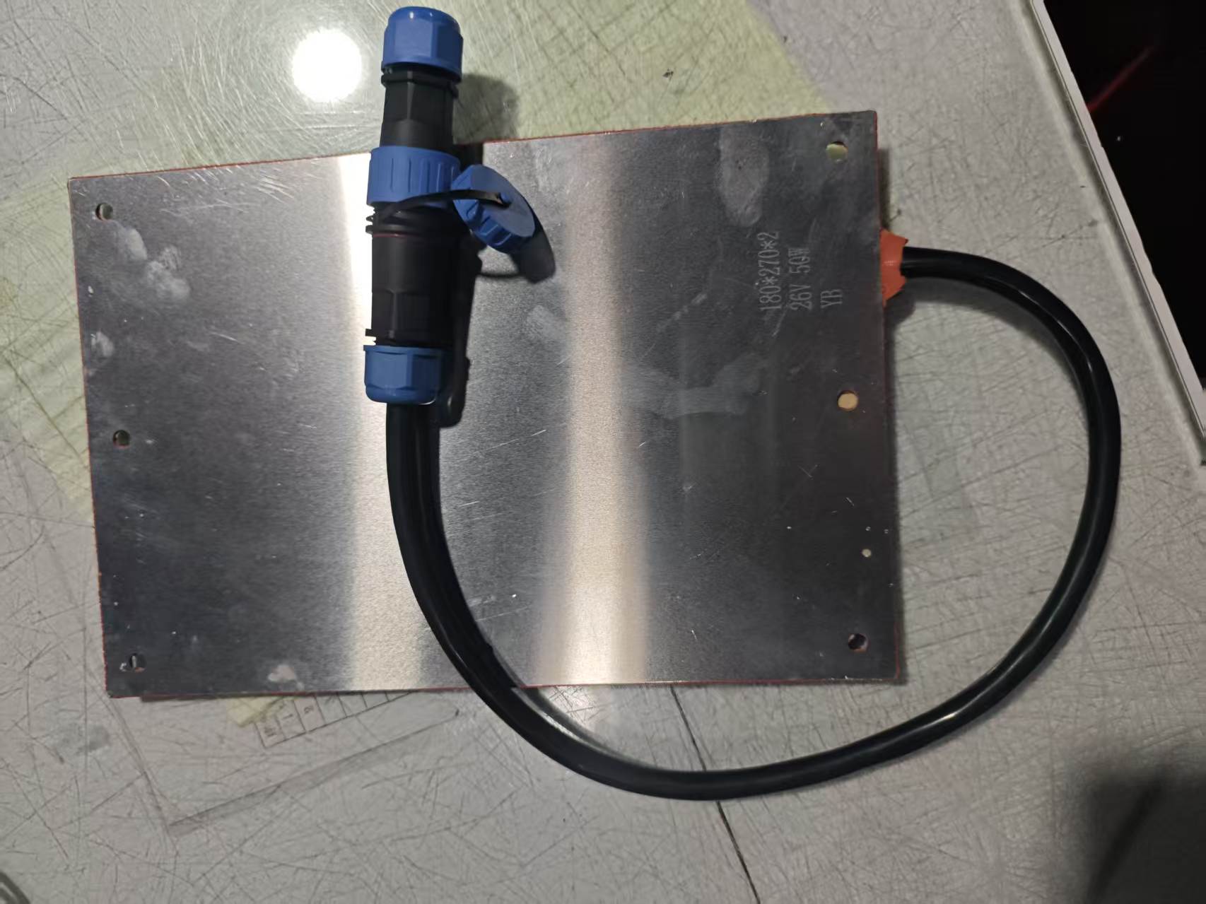 Silicone heating pad..Stick double-sided tape on the back amine where the wire comes out - Image 2